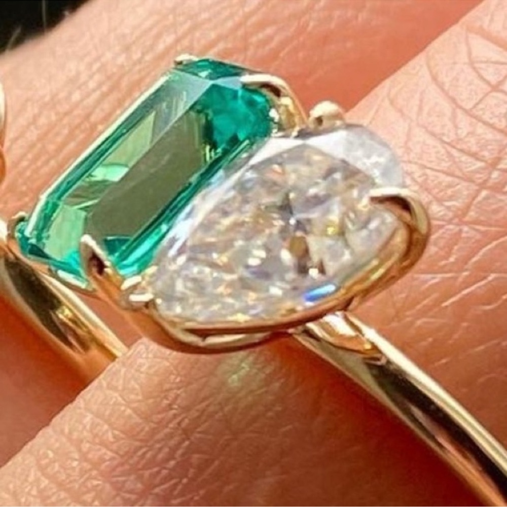 Toi et Moi Double Stone Engagement Ring - Picture 8 of 10